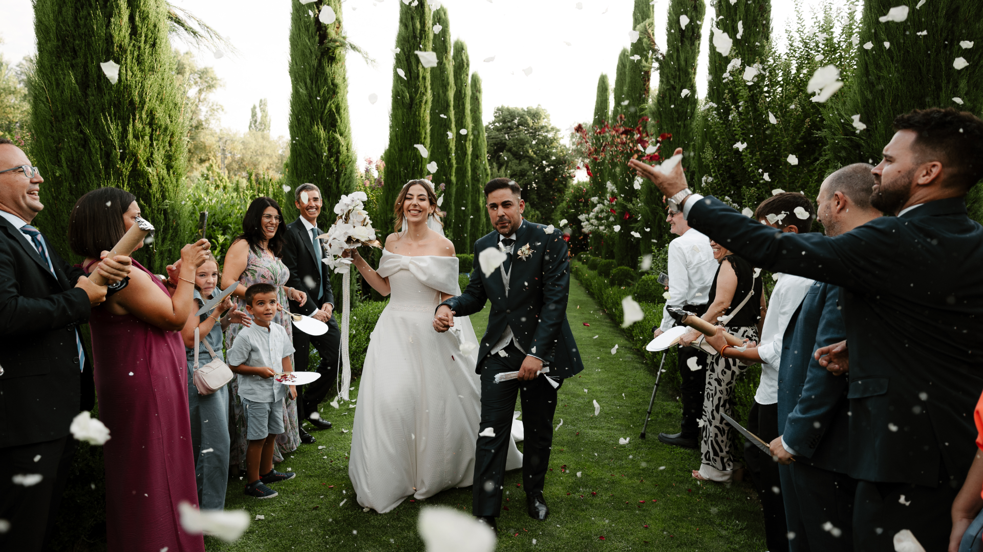 Sandra y Ángel durante la ceremonia de su boda en la Antigua Fábrica de Harinas, Torremocha del Jarama.