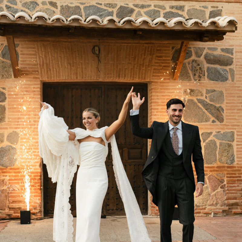 Sesión de pareja editorial en Los Lavaderos de Rojas — Toledo.