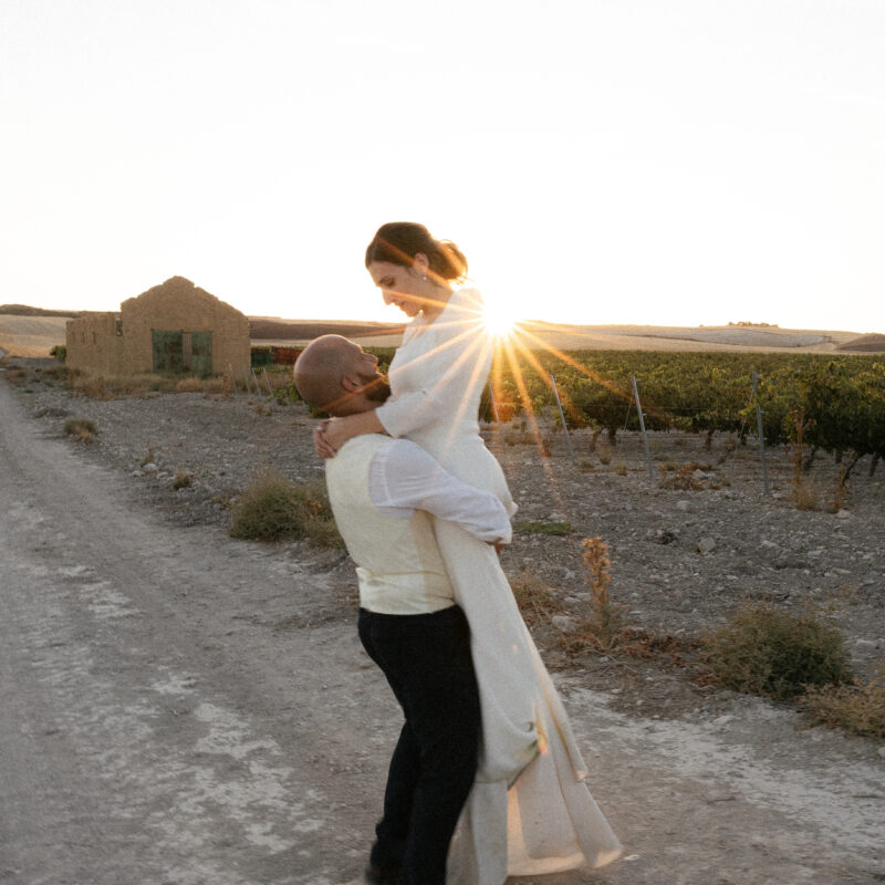 Sesión de pareja en La Leyenda — retratos editoriales en Valladolid.