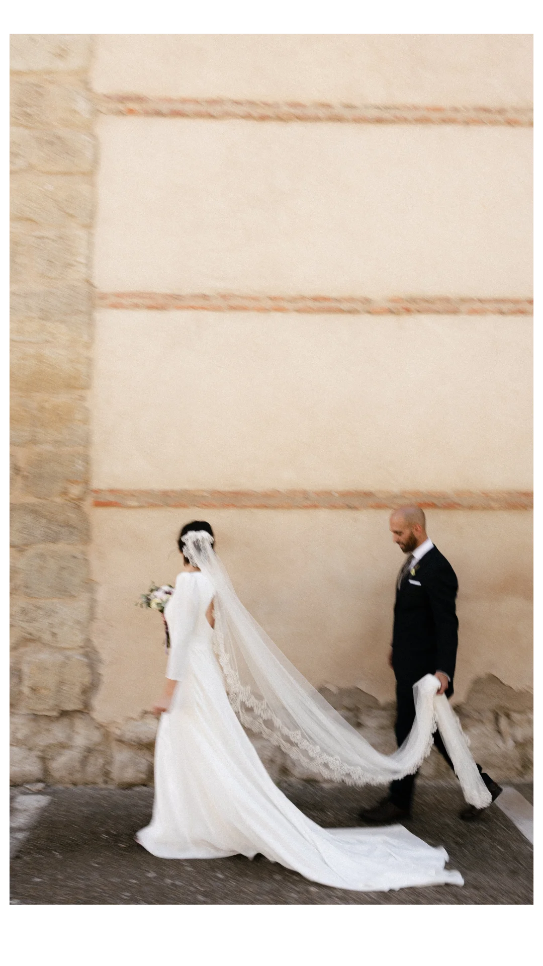 Sesión de pareja en La Leyenda — retratos editoriales en Valladolid.