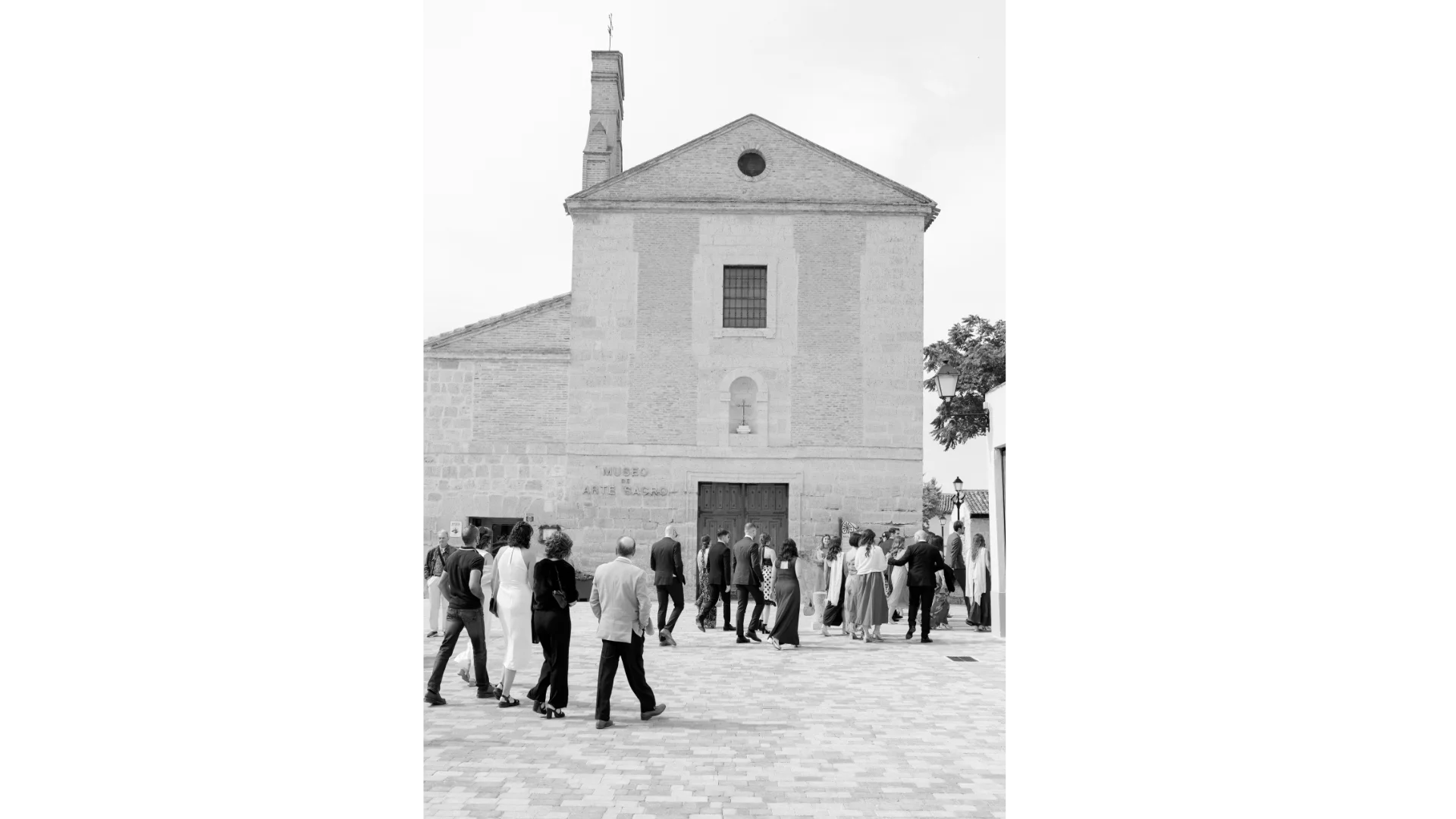 Ceremonia en La Leyenda — boda en Mucientes, Valladolid.