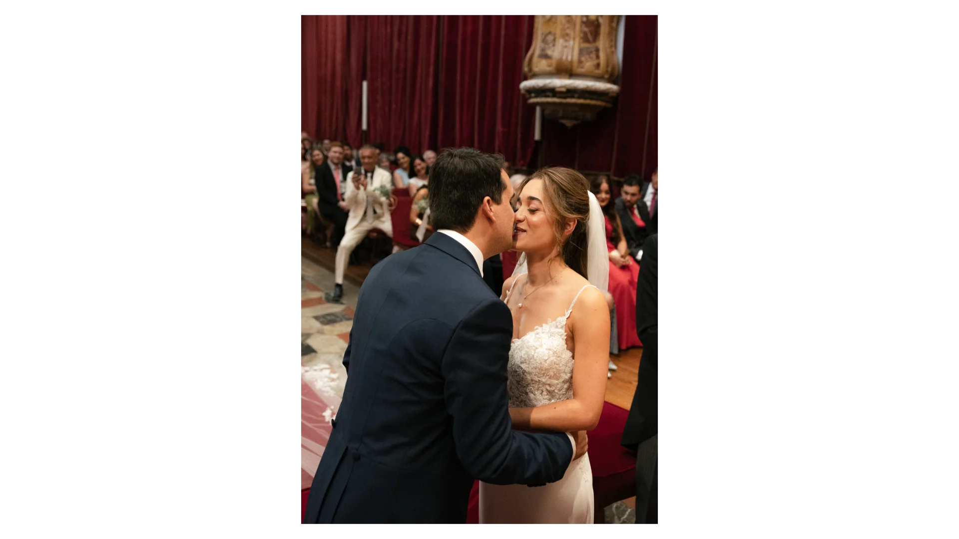Boda en Salamanca 15 Ceremonia en la capilla de la Universidad de Salamanca — Cristina & Alex.