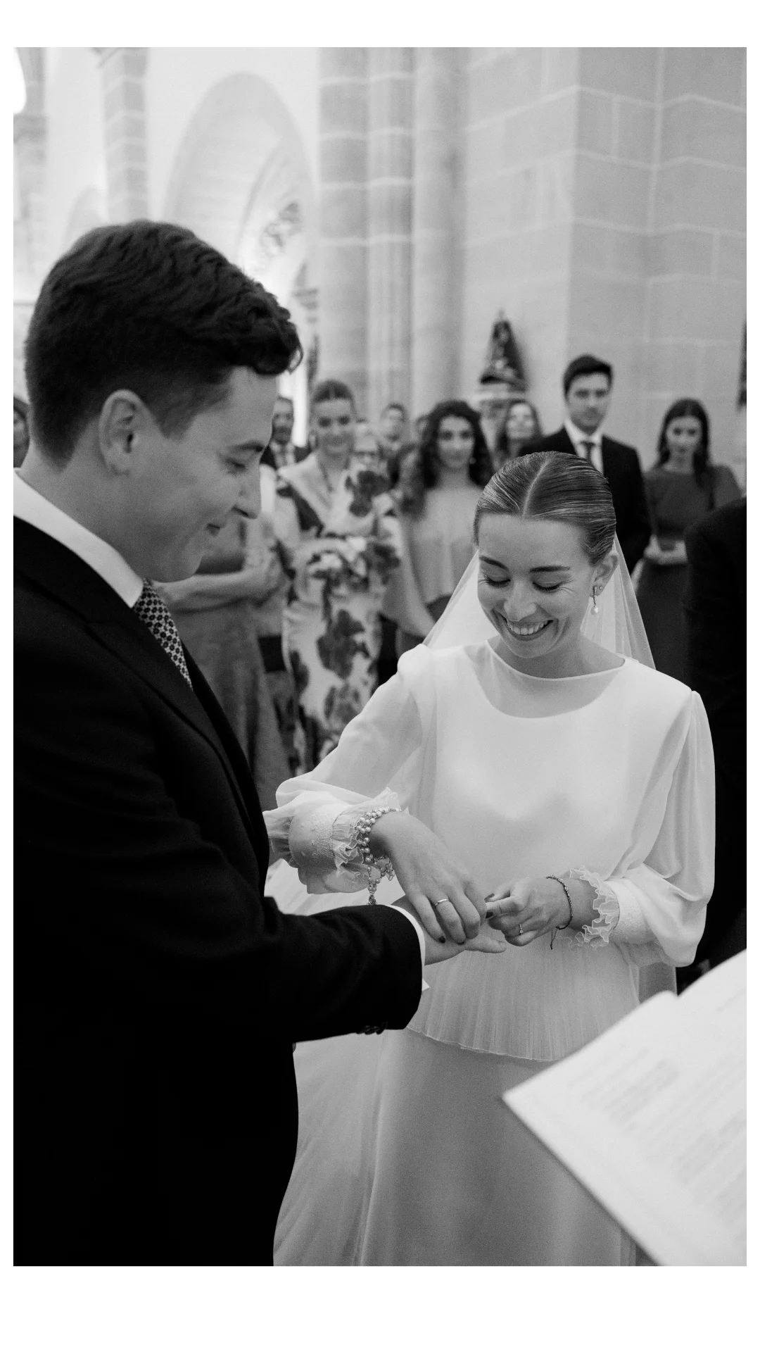 Ceremonia religiosa en Santander — boda católica.