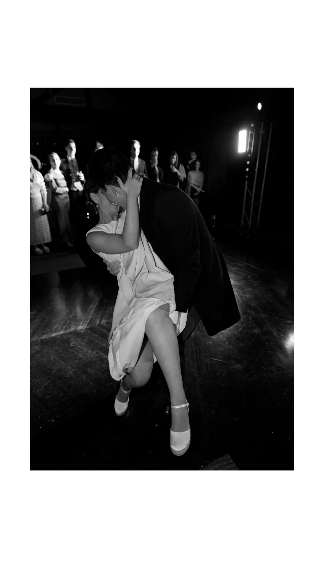 Fiesta y baile — boda en Santander hasta la madrugada.